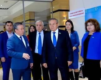 Депутаты Мажилиса Парламента РК посетили Центр занятости Алматы