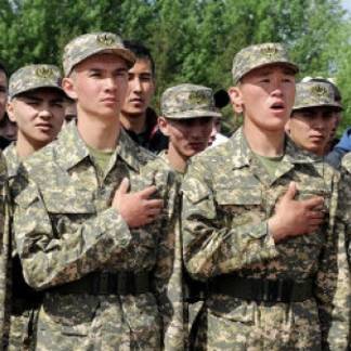 15 тысяч казахстанцев пойдут служить в армию