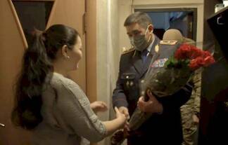 Родственники погибших полицейских поздравили казахстанцев с Днем Независимости