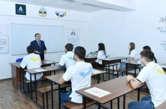 Руководитель Antikor Almaty провел лекцию для студентов