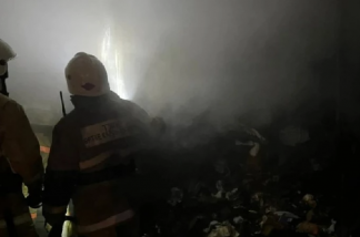 Крупный пожар возник на алматинском рынке «Салем»