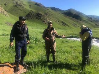 Спасатели нашли заблудившихся рыбаков в Алматинской области