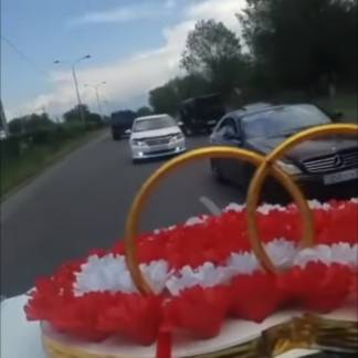 Очередной свадебный кортеж возмутил казахстанцев