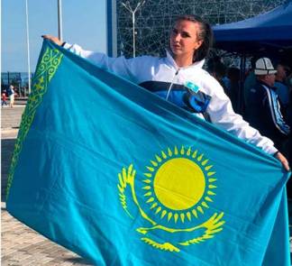Более 250 спортсменов собрал прошедший в выходные чемпионат Казахстана по пауэрлифтингу в Алматы