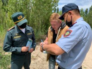 В Алматы начали штрафовать за купание в запрещенных местах