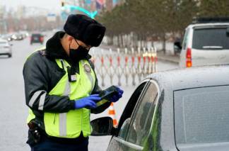 В Казахстане опять предложили повысить штрафы для водителей авто