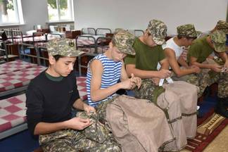 Один день в роли курсанта провели алматинские школьники в Военном институте Сухопутных войск