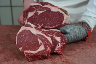 В Кокшетау выявлены многочисленные нарушения санитарно-эпидемиологических требований в торговле мясо