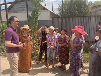 Аким Алматы посетил проблемные места, о которых сообщили алматинцы в соцсетях
