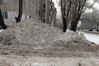 В Павлодаре штрафуют за неубранный снег во дворах