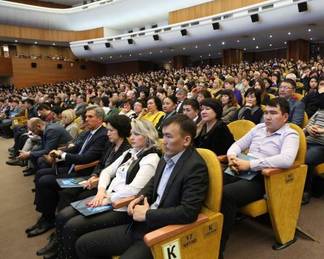 Более трех тысяч человек приняли участие в отчетной встрече акима Алматы Бауыржана Байбек с населением