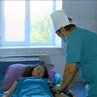Упавшая ветка проломила череп девушке в Алматы