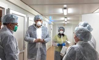 Елжан Биртанов побывал в новой инфекционной больнице Алматы