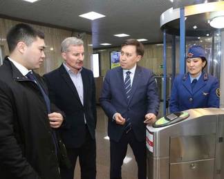 В Алматинском метро открыли «линию честности» Adal jol