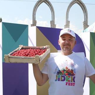 Более 15 тонн ягод и фруктов привезли фермеры Алматинской области