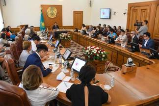 Бакытжан Сагинтаев призвал руководителей НПО вместе решать важные стратегические задачи города