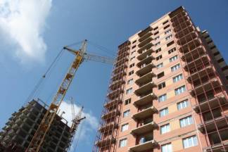 Жилищное строительство удерживается на пике активности: количество сданных в эксплуатацию квартир выросло за год на 22%