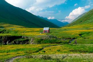 Жителям Алматы рассказали о популярных безопасных горных маршрутах